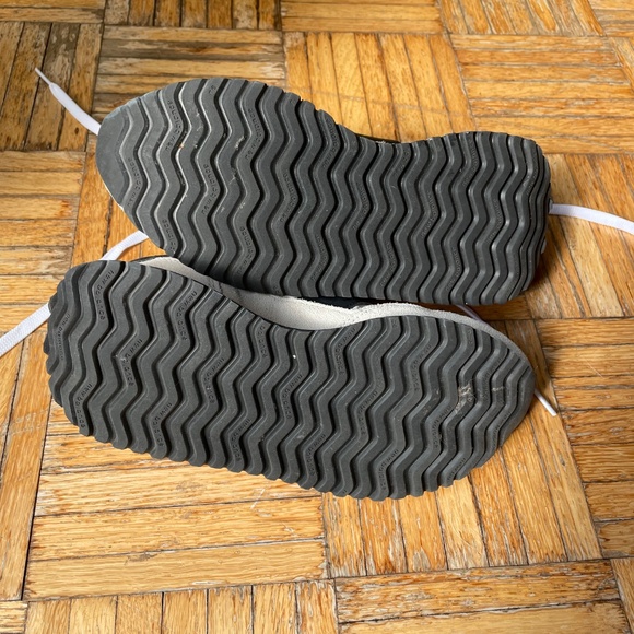 new balance 237 women’s 7.5 white shoe - Picture 6 of 7